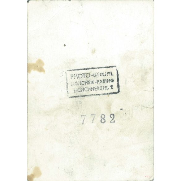 1950-es évek. Idős ember, portréfotója. A kép Münchenben készült. Fekete-fehér eredeti papírkép, régi fotó. (2792422)
