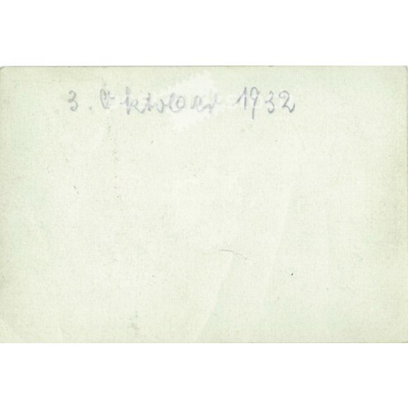 1932. Németország. Fiatal lányok pappal. Fekete-fehér eredeti papírkép, régi fotó.  (2792463)