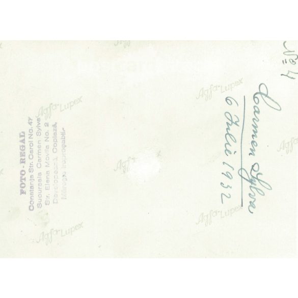 1932. Németország. Fiatal férfiak csónakkal a tengeren. A képet a Foto Regal műterem készítette. Fekete-fehér eredeti papírkép, régi fotó.  (2792465)