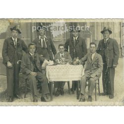  1930-as évek. Németország. Alpesi legények. Eredeti papírkép, régi képeslap, fotólap. (2792487)