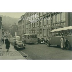   1930-as évek. Németország. Autóbuszkirándulás, az elindulás. A kép készítője és a rajta szereplők személye ismeretlen. Fekete-fehér eredeti papírkép, régi fotó. (2792528)