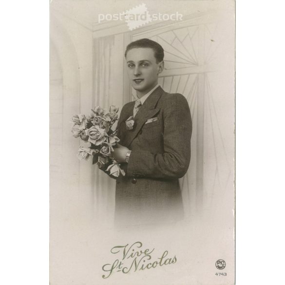 1900-as évek. Romantikus régi képeslap. Fekete-fehér fotólap. (2792552)
