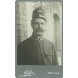   Adler fényképészeti műterem munkája, Szászváros. 1900-as évek, Erdély. Idős, vasutas férfi fotója. Régi fotó, vizitkártya, CDV fotó. (2792572)