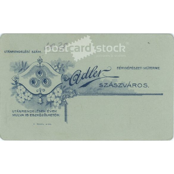 Adler fényképészeti műterem munkája, Szászváros. 1900-as évek, Erdély. Idős, vasutas férfi fotója. Régi fotó, vizitkártya, CDV fotó. (2792572)