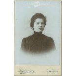 Rechnitzer Károly fényképészeti műterem munkája. 1900-as évek eleje. Pancsova, Szerbia. Katharine Kernweis, műtermi fotója. Régi fotó, vizitkártya, CDV fotó. (2792575)
