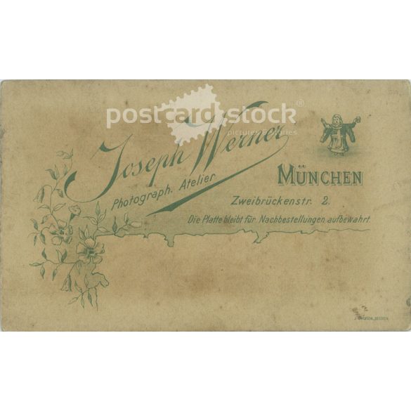 Joseph Werner fényképészeti műterem munkája. München. 1900-as évek eleje. Ismeretlen fiú műtermi fotója. Régi fotó, vizitkártya, CDV fotó. (2792582)