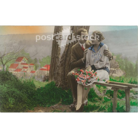 1935 - Romantikus képeslap. Eredeti papírkép. Régi fotó. Színezett fotólap, régi képeslap. (2792585)