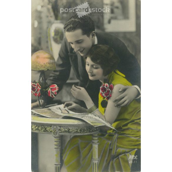 1935 - Romantikus képeslap. Eredeti papírkép. Régi fotó. Színezett fotólap, régi képeslap. (2792586)