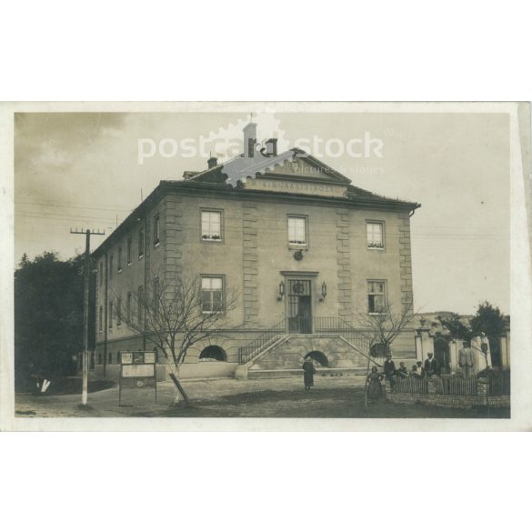 1918 - Pétervására, Járásbíróság.  A képet a Garami Györgyné fényképész készítette. Eredeti papírkép. Régi fotó. Fekete-fehér fotólap, régi képeslap. (2792599)