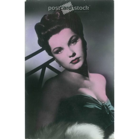 Debra Paget amerikai színésznő és előadóművész. Eredeti papírkép. Régi fotó. Színezett fotólap, régi képeslap. (2792617)