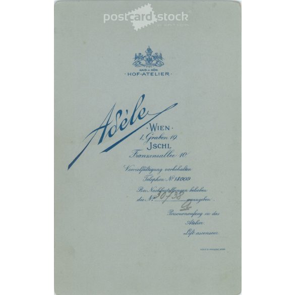 1877. Elegáns, fiatal hökgy műtermi fotója. Adéle udvari fényképész műtermében készült, Wien. Eredeti kabinetfotó / keményhátú fotó / régi fotó. (2792673)