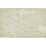 1915. Fiatal pár műtermi felvétele. A képen szereplők személye ismeretlen. Ellei Károly fényképészeti műterem készítette. Úlpest. Zselatinos ezüst. Eredeti papírkép. Régi fotó. Fekete-fehér fotólap, régi képeslap. (27925740)