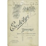 1904 - Elegáns, középkorú férfi, műtermi portréfotója. Erdélyi fényképészeti műterem munkája. Budapest. Régi fotó, eredeti kabinetfotó / keményhátú fotó. (2792770)