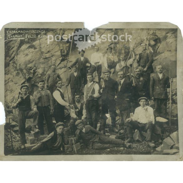 1920-as évek. Észak-magyarországi „Tarmat” felső bánya. A képen szereplők személye és a kép készítője ismeretelen. Eredeti papírkép. Fekete-fehér régi fotó. (2792772)