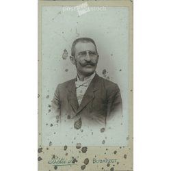   Zwickeres úr, csokornyakkendővel, portréfotó. Eredeti kabinetfotó / keményhátú fotó / vizitkártya, CDV fotó. (2792815)