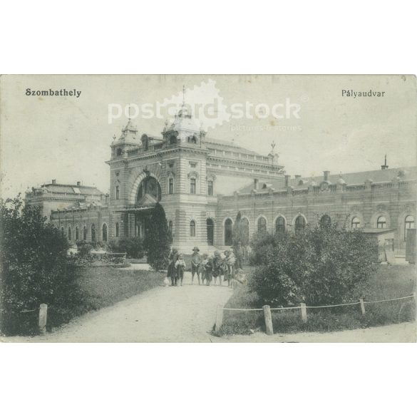 1914 - Pályaudvar, Szombathely. Eredeti régi fotó. Fekete-fehér fotólap, régi képeslap. (2792830)