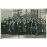 1937 - BNV, Budapesi Nemzetközi Vásár, csoportkép. A fotó Sárai Sándor fényképsokszorosító üzemében készült. A képen szereplők személye ismeretlen. Régi fotó. Fekete-fehér fotó, eredeti papírkép. (2792839)