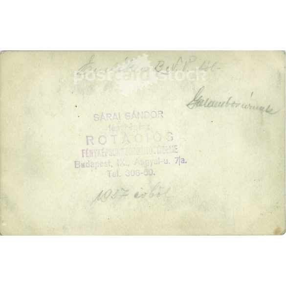 1937 - BNV, Budapesi Nemzetközi Vásár, csoportkép. A fotó Sárai Sándor fényképsokszorosító üzemében készült. A képen szereplők személye ismeretlen. Régi fotó. Fekete-fehér fotó, eredeti papírkép. (2792839)