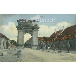   1920 - Kőkapu, Vác. B. M. és Társa kiadása. Eredeti papírkép. Színezett fotólap, régi képeslap. (2792840)