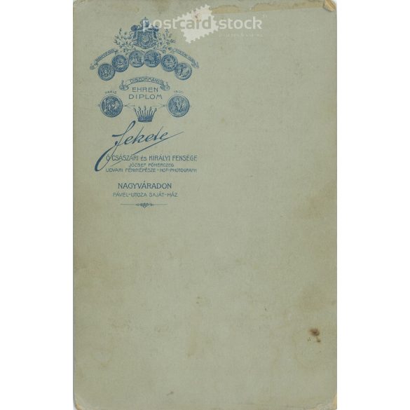 cca 1900. Elegáns, szakállas, idősebb úr műtermi portréfotója. A fotó Fekete fotóműteremben készült, Nagyváradon. Régi fotó. Eredeti kabinetfotó / keményhátú fotó / vizitkártya, CDV fotó. (2792850)