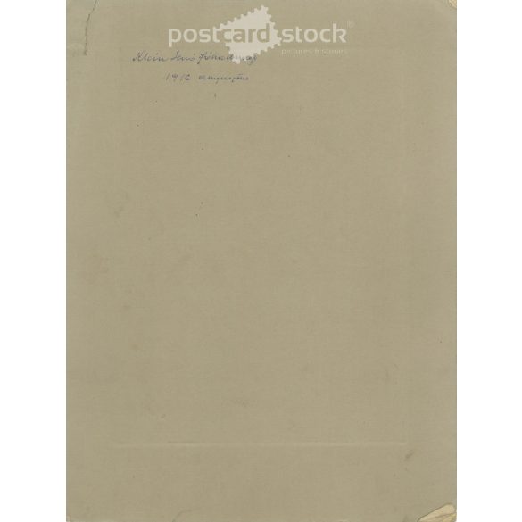 1916 - Klein Jenő főhadnagy, műtermi felvétele. A kép készítője ismeretlen. Eredeti, kartonra kasírozott papírkép. (2792960)