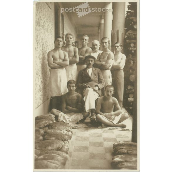 Pékinasok, csoportkép az 1930-as évekből. Eredeti papírkép, szépia hatású. Fotólap, képeslap. (2793051)