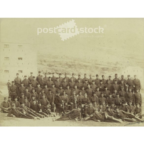 1910 - Egy mostari század fotója. Eredeti, nagyméretű, kartonra kasírozott, papírkép. (2793132)