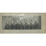 1903 - Pflanz fotóműterem munkája, Linz. Fiatal tisztek csoportképe, műtermi felvéte. Eredeti kabinetfotó / keményhátú fotó / vizitkártya, CDV fotó. (2793220)