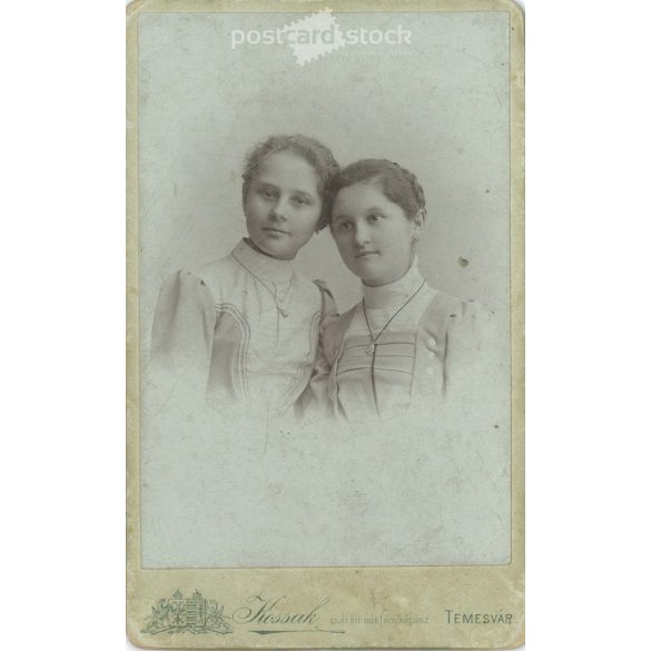 Ballaner Mária és Terézia, fiatal testvérpár. Kossak József fotóműterem munkája, Temesvár. Eredeti kabinetfotó / keményhátú fotó / vizitkártya, CDV fotó. (2793221)
