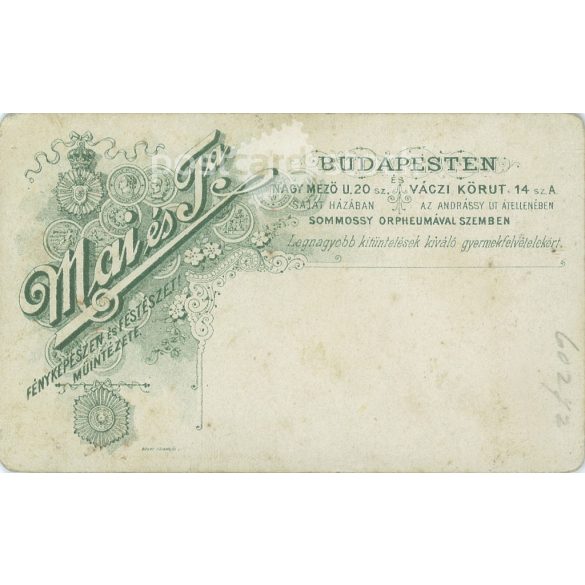 Mai és Társa fotóműterem felvétele, Budapest. A képen szereplő személye ismeretlen. Eredeti kabinetfotó / keményhátú fotó / vizitkártya, CDV fotó. (2793258)