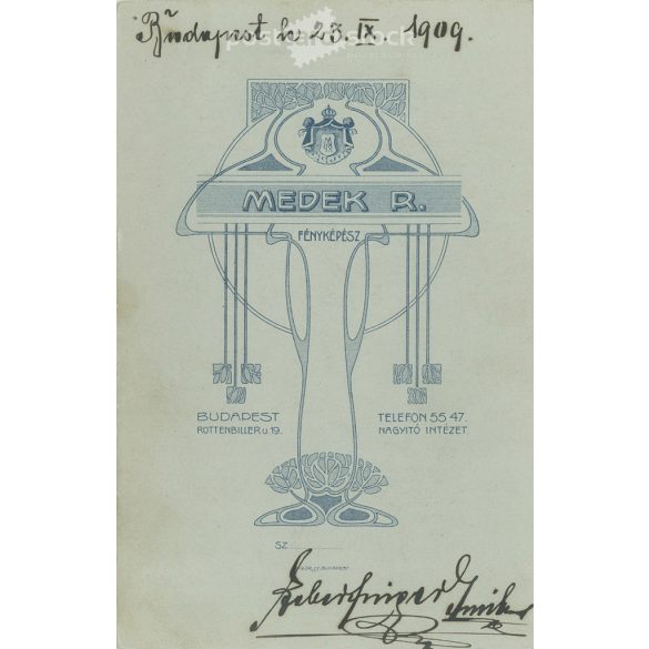 1909 - Fiatal tiszt műtermi fotója. Készült Budapesten a Medek fényképészeti műteremben. Régi fotó / Kabinetfotó / keményhátú fotó. (2793393)