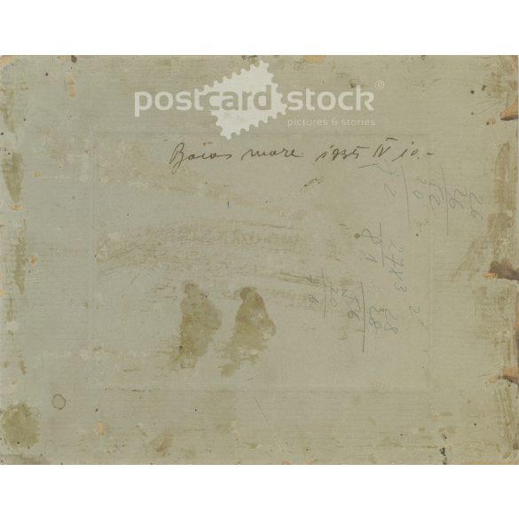 1935 - Nagybánya. Fiatal nő portréfotója. A képen szereplő személye és a kép készítője ismeretlen. Fekete-fehér, nagyméretű, kasírozott fotó, eredeti papírkép. (2793423)