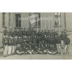   Katonai csoportkép. A képen szereplők és a kép készítője ismeretlen. Eredeti fotó. Fekete-fehér fotólap, képeslap. (2793436)