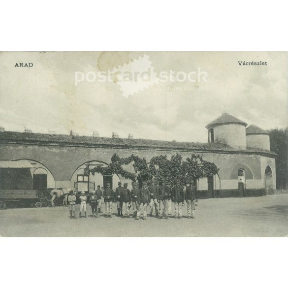 1913 - Arad. Várrészlet a kazamatákkal, amelyekben a 1849-től az elfogott honvédtiszteket tartották fogva. Fekete-fehér fotólap, régi képeslap. (2793468)