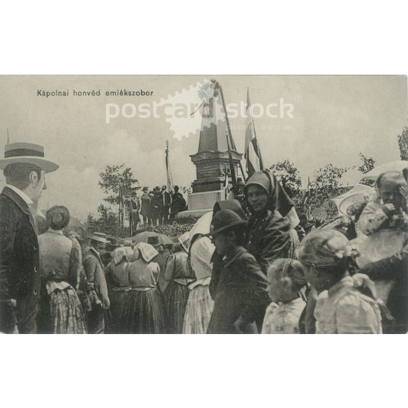 1900-as évek eleje. Ünnepség a kápolnai csata emlékművénél. Fekete-fehér fotólap, régi képeslap. (2793475)