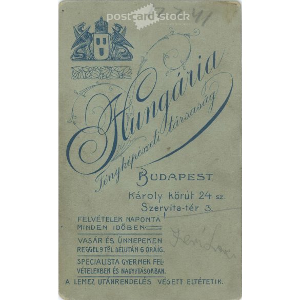 1920-as évek eleje. Testvérek. A képen szereplők személye ismeretlen. A fotót a Hungária fényképészeti társaság készítette. Régi fotó, eredeti kabinetfotó / keményhátú fotó / vizitkártya, CDV fotó. (2793605)