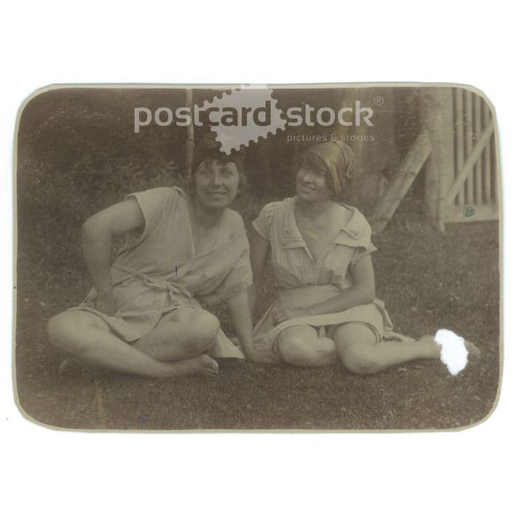 1920 - Visegrád. Vidám pillanatok. A képen szereplők és a kép készítője ismeretlen. Régi fotó. Fekete-fehér fotó, eredeti papírkép. (2793630)