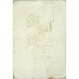 1800-as évek vége. Férfi műtermi prtréfotója. A fotó Heinrich Adleff fotóműtermében készült, Brassón. A képen szereplő személye ismeretlen. Régi fotó. Eredeti kabinetfotó / keményhátú fotó / vizitkártya, CDV fotó. (2793642)