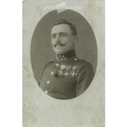   Cca 1910 - Katonatiszt kitüntetésekkel. A képen szereplők és a kép készítője ismeretlen. Eredeti régi fotó. Fekete-fehér fotólap, régi képeslap. (2793753)