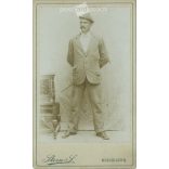 Cca 1900 - Schmidt Gyula egészalakos műtermi fotója. A kép Stern S. fotóműtermében, Miskolcon készült. Régi fotó. Eredeti kabinetfotó / keményhátú fotó / vizitkártya, CDV fotó. (2793757)