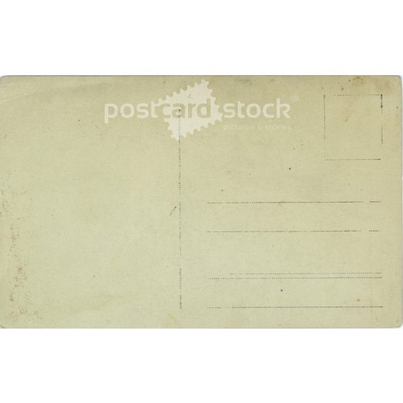 Cca 1910 - Fiatal lány egészalakos fotója. A képen szereplő és a kép készítője ismeretlen. Régi fotó. Fekete-fehér fotólap, eredeti papírkép. (2793759)