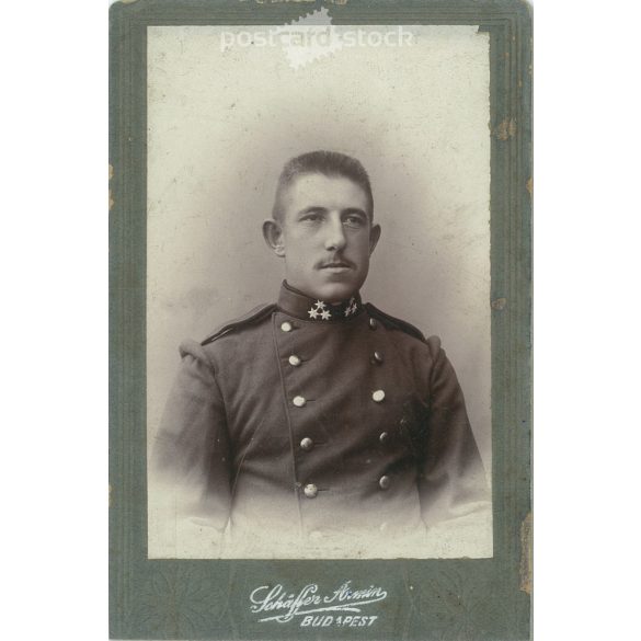 Cca 1910 - Katonafotó. A kép Schaffer Ármin fotóműtermében, Budapesten készült. A képen szereplő és a kép készítője ismeretlen. Régi fotó. Eredeti kabinetfotó / keményhátú fotó / vizitkártya, CDV fotó. (2793774)