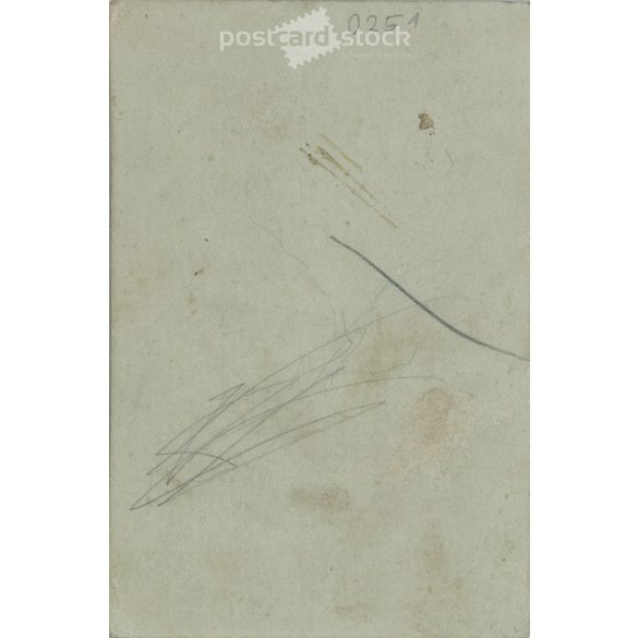 Cca 1900 - Középkorú férfi műtermi fotója. A kép Schaffer Ármin fotóműtermében, Budapesten készült. Régi fotó. Eredeti kabinetfotó / keményhátú fotó / vizitkártya, CDV fotó. (2793761)