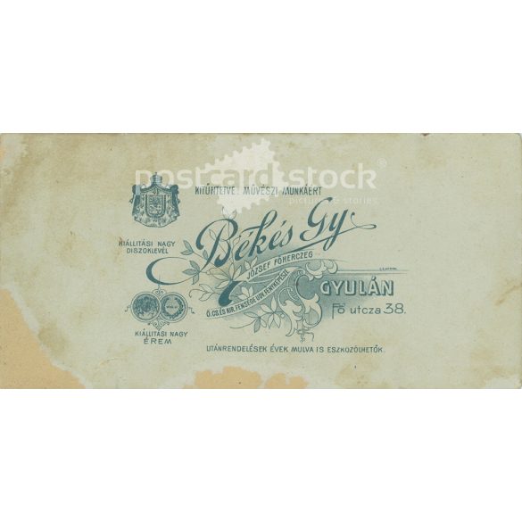 Cca 1914 - Fiatal katona fotója.  A kép Békés Gyula fotóműtermében, Gyulán készült. Régi fotó. Eredeti kabinetfotó / keményhátú fotó / vizitkártya, CDV fotó. (2793795)