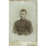 1896 - Franóy István, fiatal katona fotója, Orosháza. A kép Kiss József fotóműtermében készült, Budapesten. Eredeti kabinetfotó / keményhátú fotó / vizitkártya, CDV fotó. (2793843)