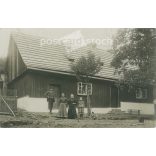 Családi csoportkép, valahol Erdélyben. A képen szereplők személye ismeretlen. Régi fotó. Fekete-fehér fotó, eredeti papírkép. (2793869)