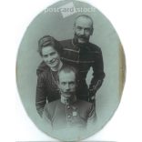 Cca 1900 - Családi csoportkép, feltehetően testvérekről. A képen szereplők személye ismeretlen. A fotó Carposio fotóműtermében készült, Fiumeben. Régi fotó, vágott. Eredeti kabinetfotó / keményhátú fotó / vizitkártya, CDV fotó. (2793872)
