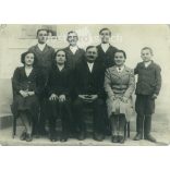 1938 - Bernáth Kálmán és családja. Bürgezd, Erdély. A kép készítője ismeretlen. Eredeti régi fotó. Fekete-fehér fotó, eredeti papírkép. (2793876)
