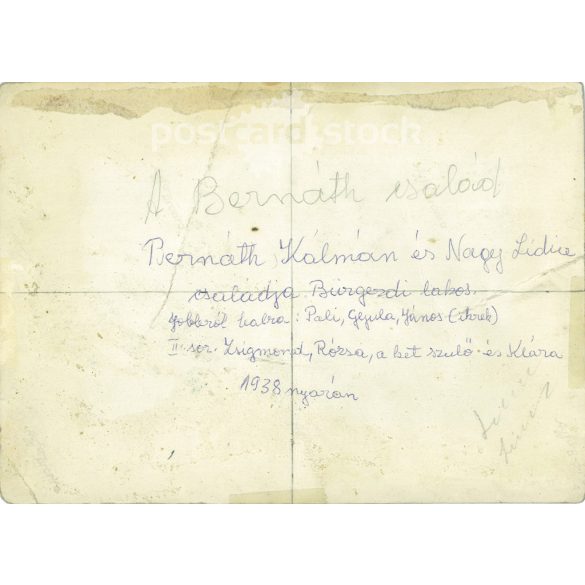 1938 - Bernáth Kálmán és családja. Bürgezd, Erdély. A kép készítője ismeretlen. Eredeti régi fotó. Fekete-fehér fotó, eredeti papírkép. (2793876)