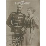 1872 - Fiatal tiszt és felesége, műtermi felvétel. A képen szereplő és a kép készítője ismeretlen. Eredeti régi fotó. Fekete-fehér, kasírozott fotó, eredeti papírkép. (2793878)
